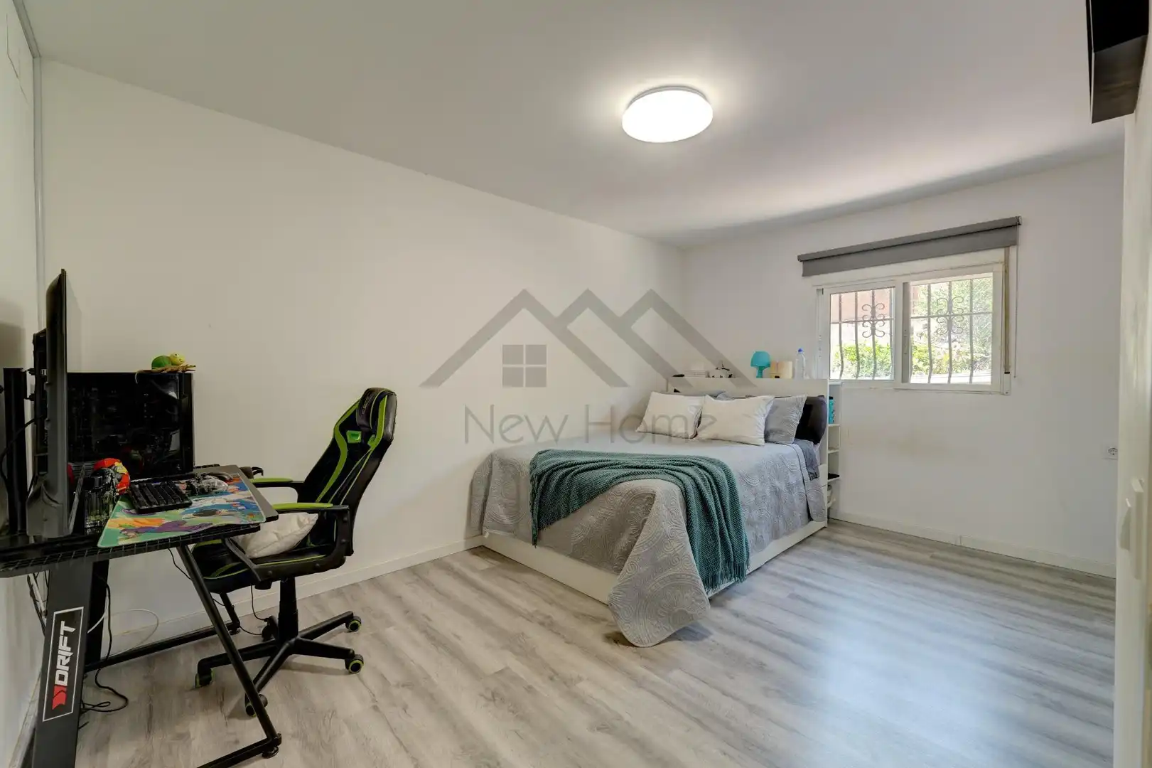 Bedroom of Houses for sale in La Pobla de Vallbona  with Air Conditioner, Heating and Private garden