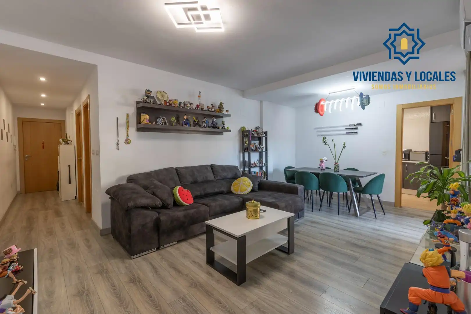 Piso con terraza en venta en Avenida de Virgen del Rosario 30, imagen 3