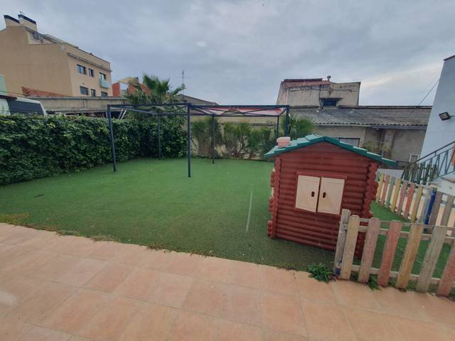 Local comercial en Alquiler en Carrer d'Alexander Bell en Ca n'Aurell