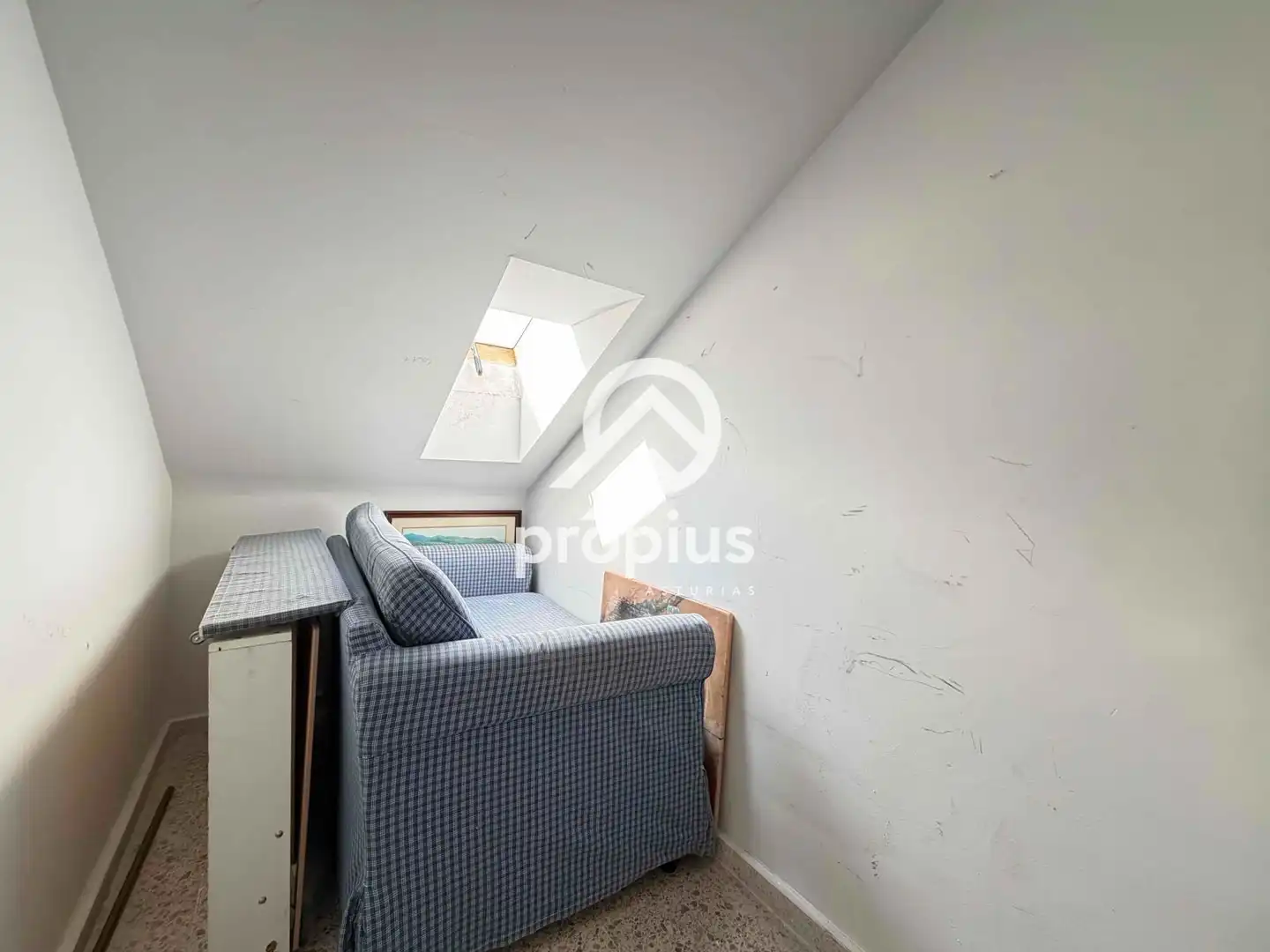 Piso en venta en Soto del Barco con Calefacción, Trastero y Amueblado