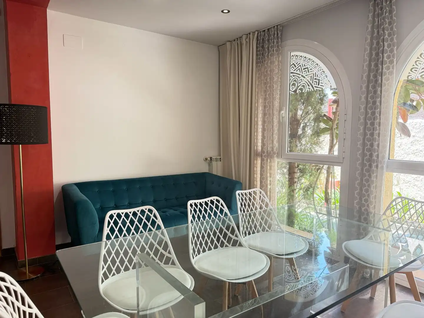 Wohnzimmer von Einfamilien-Reihenhaus zur Miete in Castelldefels mit Klimaanlage, Heizung und Privatgarten