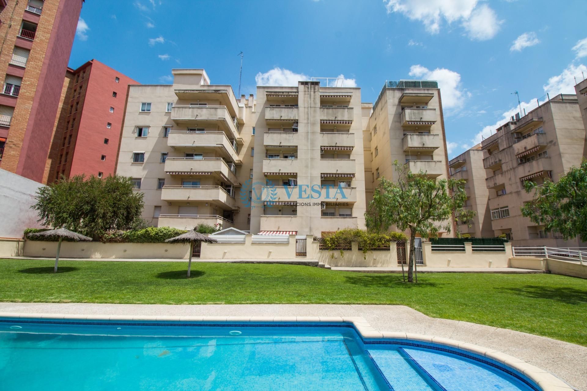 Piscina de Piso para compartir en Reus con Aire acondicionado, Calefacción y Jardín privado