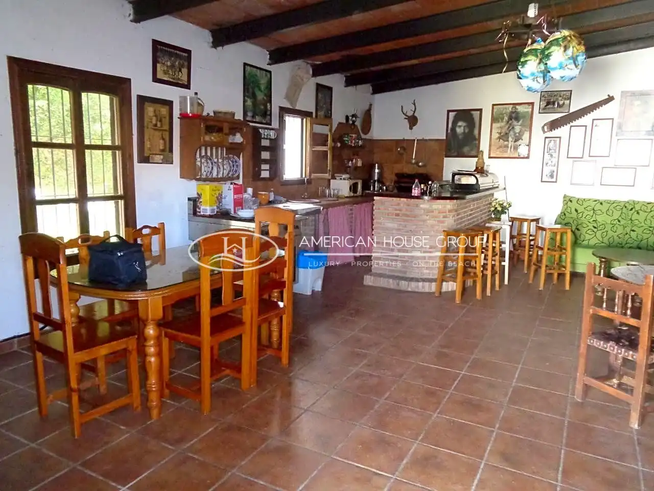 Cuina de Casa o xalet en venda en Chiclana de la Frontera amb Aire condicionat, Calefacció i Jardí privat