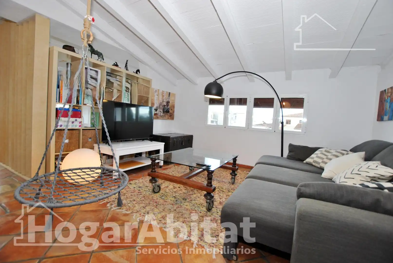 Sala d'estar de Casa o xalet en venda en Oliva amb Aire condicionat, Jardí privat i Terrassa