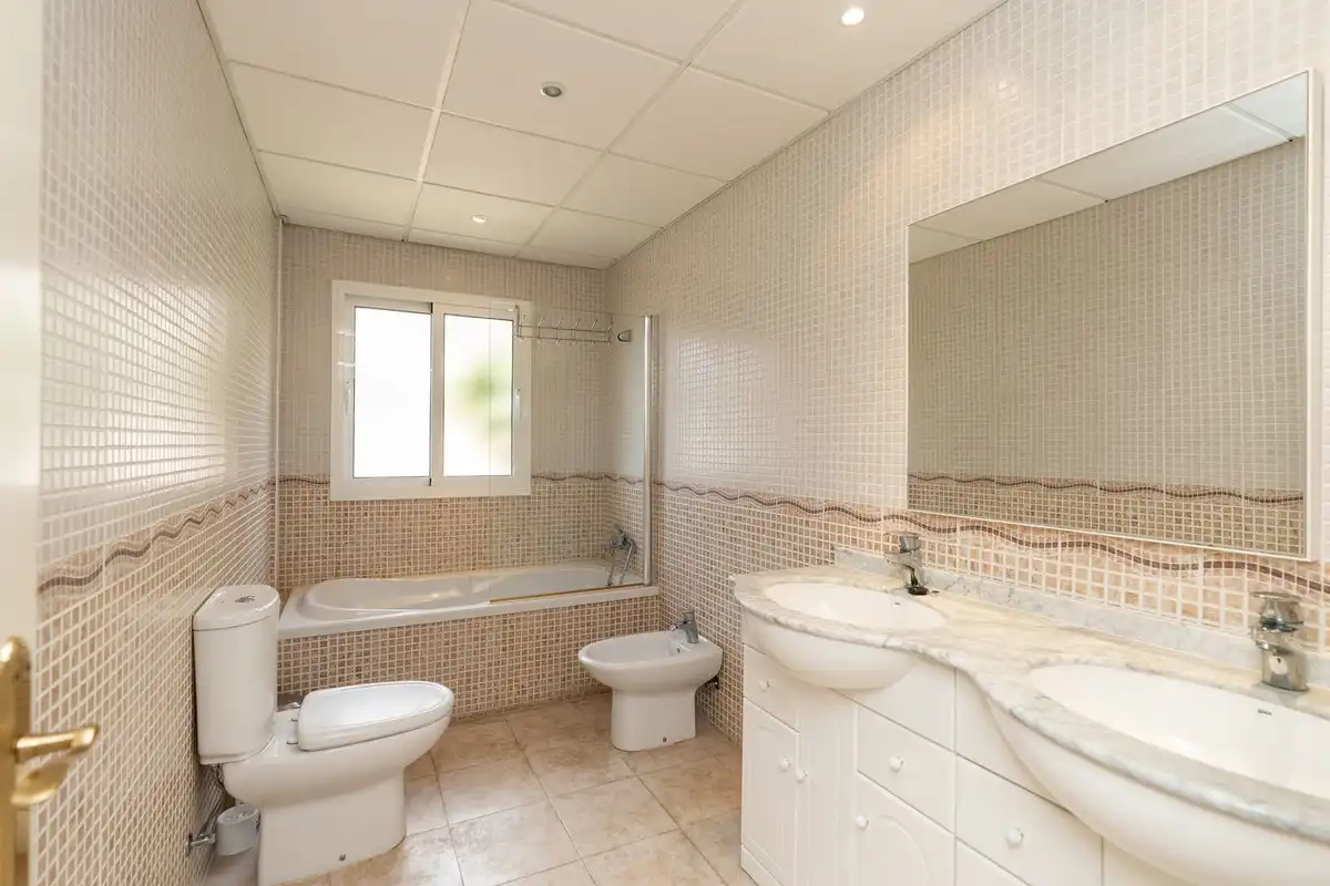 Bathroom of Houses for sale in Mijas  with Air Conditioner, Heating and Private garden