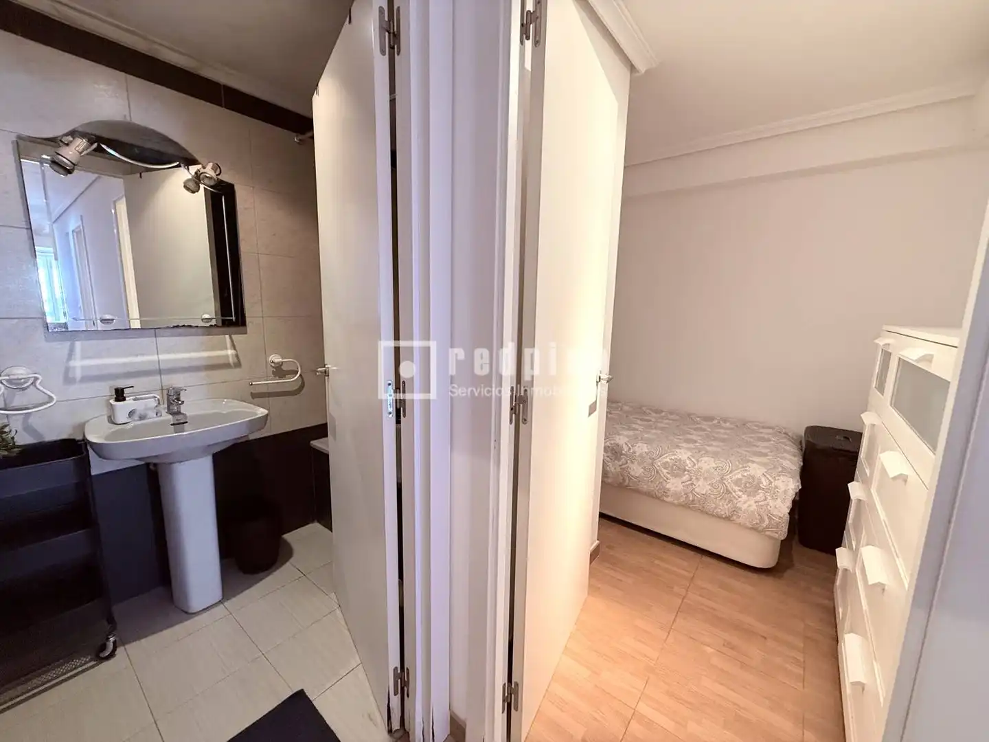 Bedroom of Flat for sale in Valencia  with Air Conditioner and Terrace