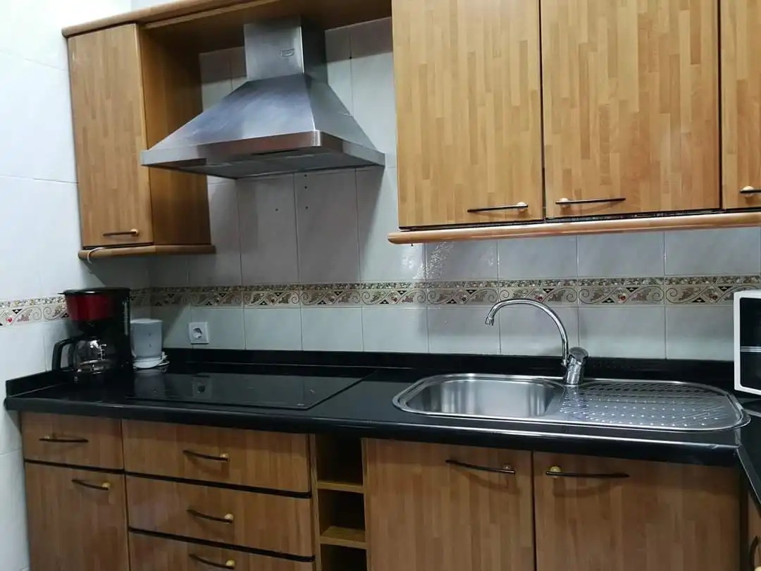 Cuina de Apartament de lloguer en Torremolinos amb Aire condicionat, Calefacció i Terrassa