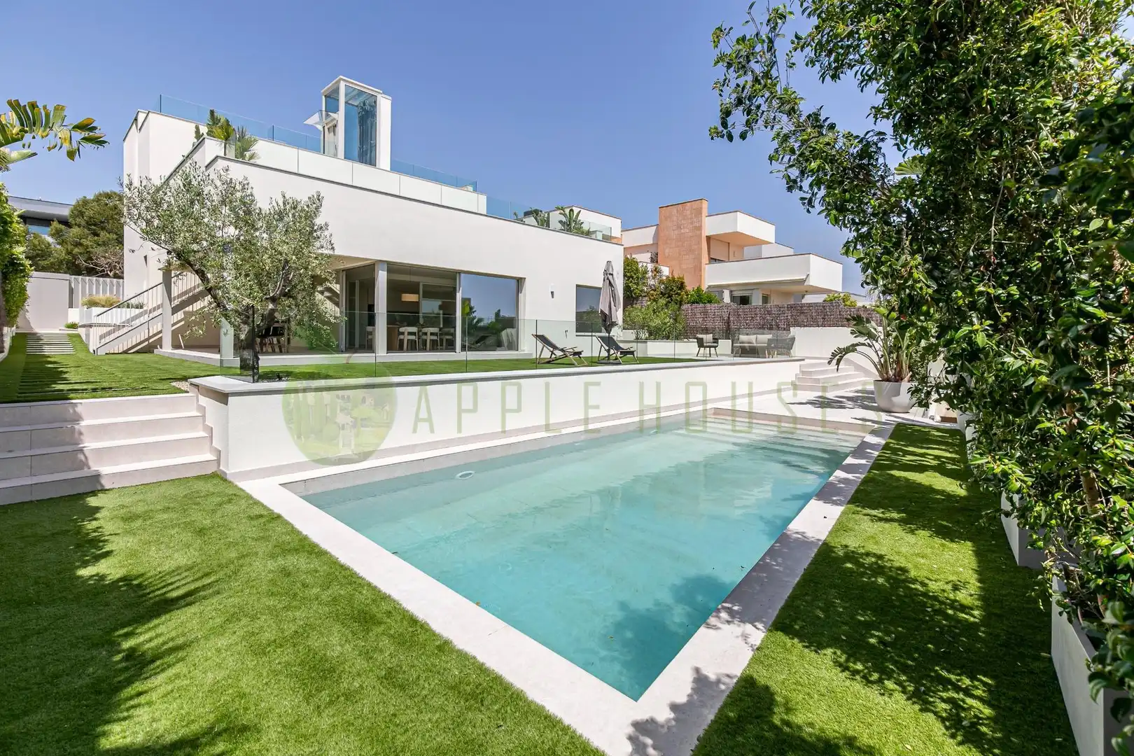 Casa amb piscina en venda a Carrer de Margarida Xirgu, imagen 4