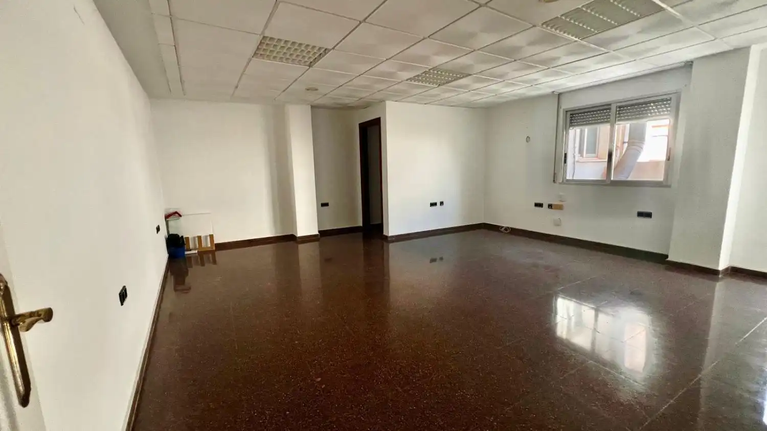 Ufficio con ascensore in affitto a LLibertad