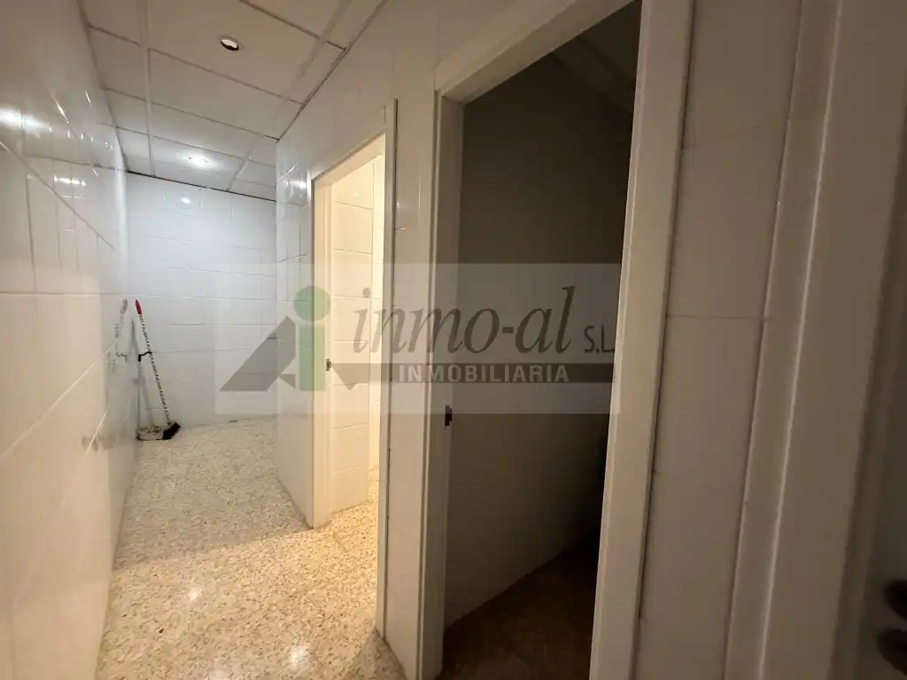 Local comercial de lloguer a Calle Benarabe 10, imagen 9