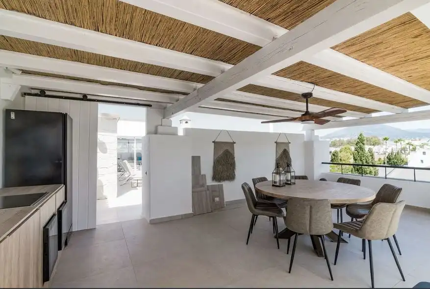 Terrassa de Dúplex en venda en Marbella amb Aire condicionat, Terrassa i Moblat