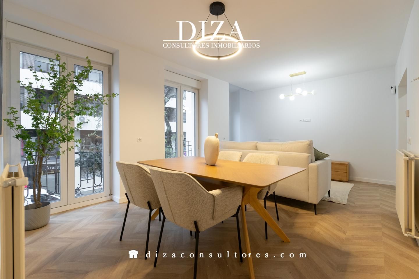 Dining room of Flat for sale in  Madrid Capital  with Heating and Alarm