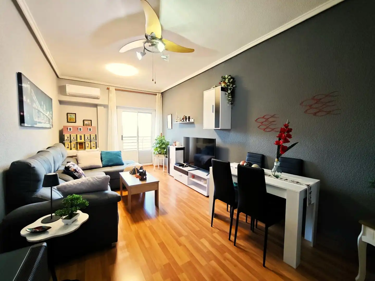 Sala de estar de Piso en venta en Elche / Elx con Terraza, Amueblado y Balcón