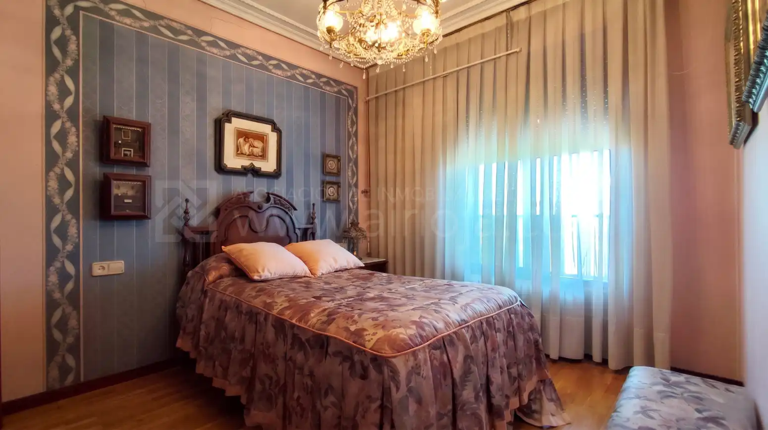 Bedroom of Houses for sale in  Logroño  with Air Conditioner, Heating and Parquet flooring