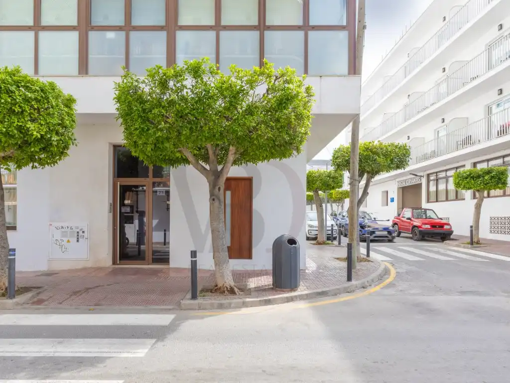 Vista exterior de Oficina en venda en Sant Antoni de Portmany