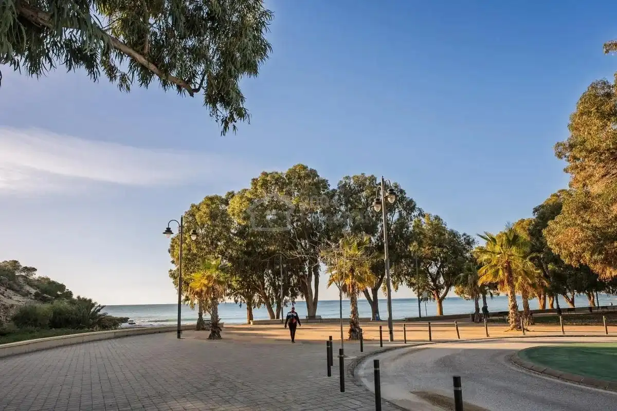 Außenansicht von Wohnungen zum Verkauf in Villajoyosa / La Vila Joiosa mit Klimaanlage, Terrasse und Gemeinschaftspool