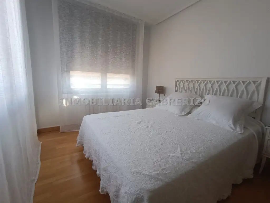 Schlafzimmer von Wohnungen zur Miete in  Logroño mit Klimaanlage, Heizung und Parkett