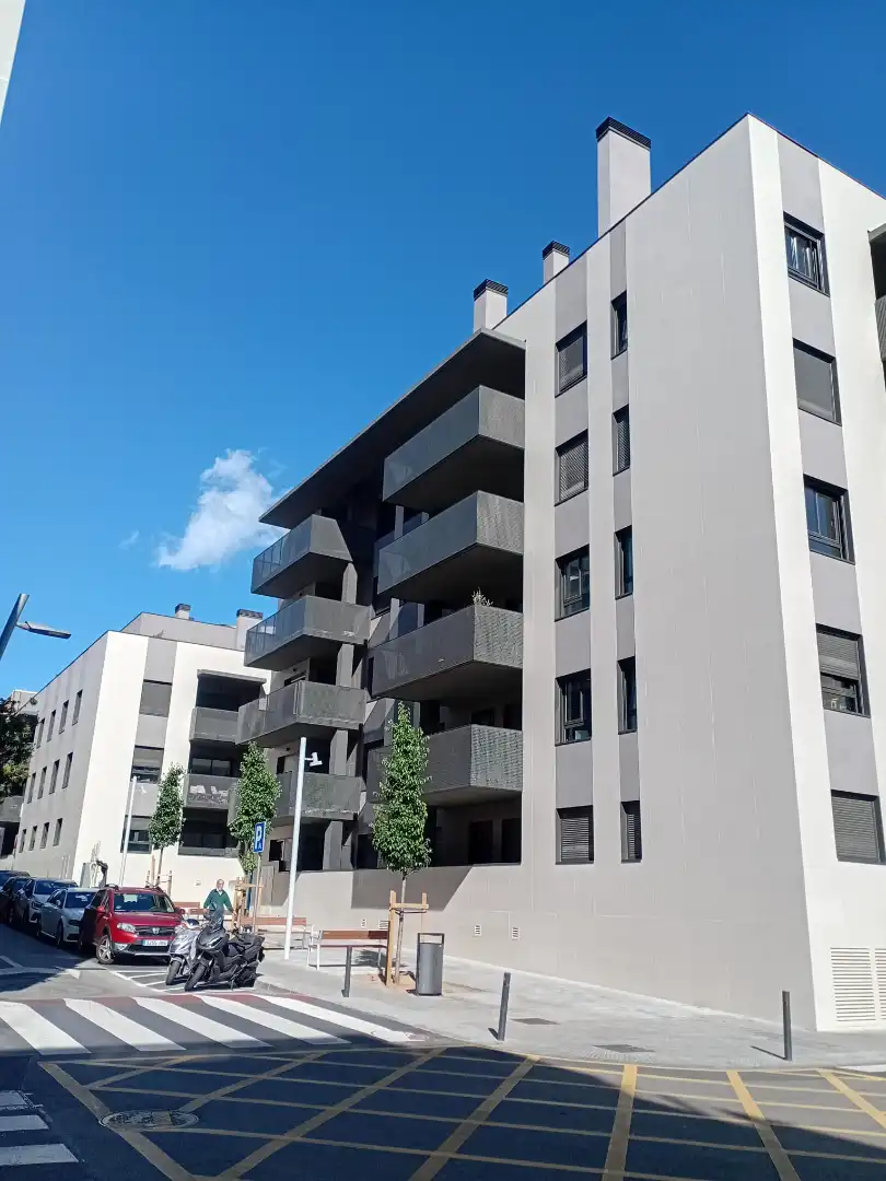 Exterior view of Commercial properties for sale in Esplugues de Llobregat