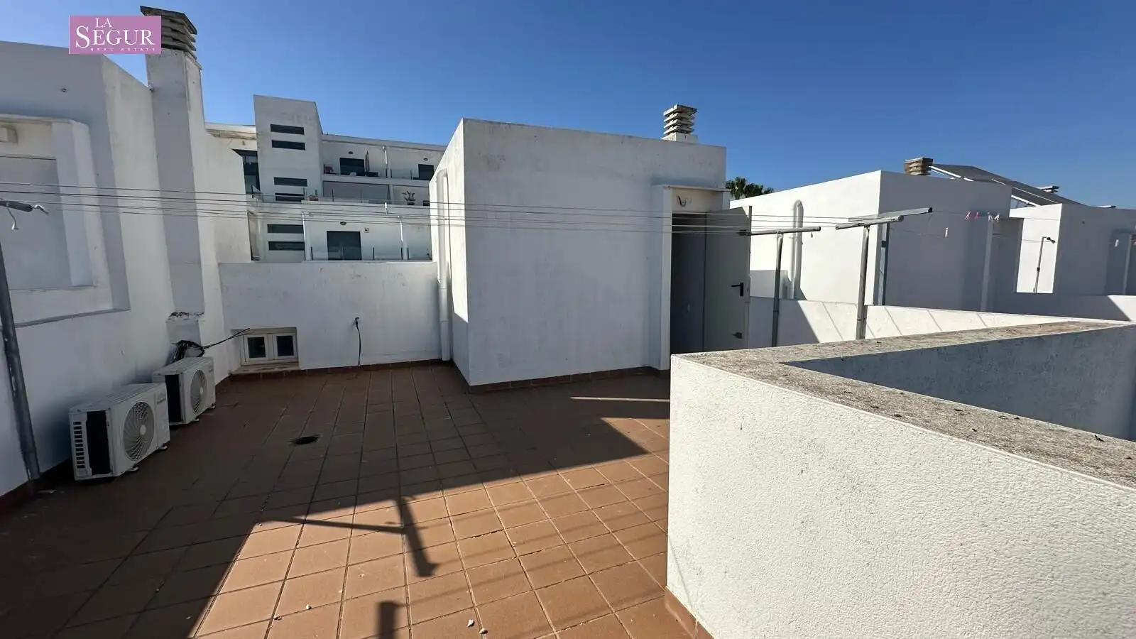 Terraced house with pool for sale in Conil, imagen 4