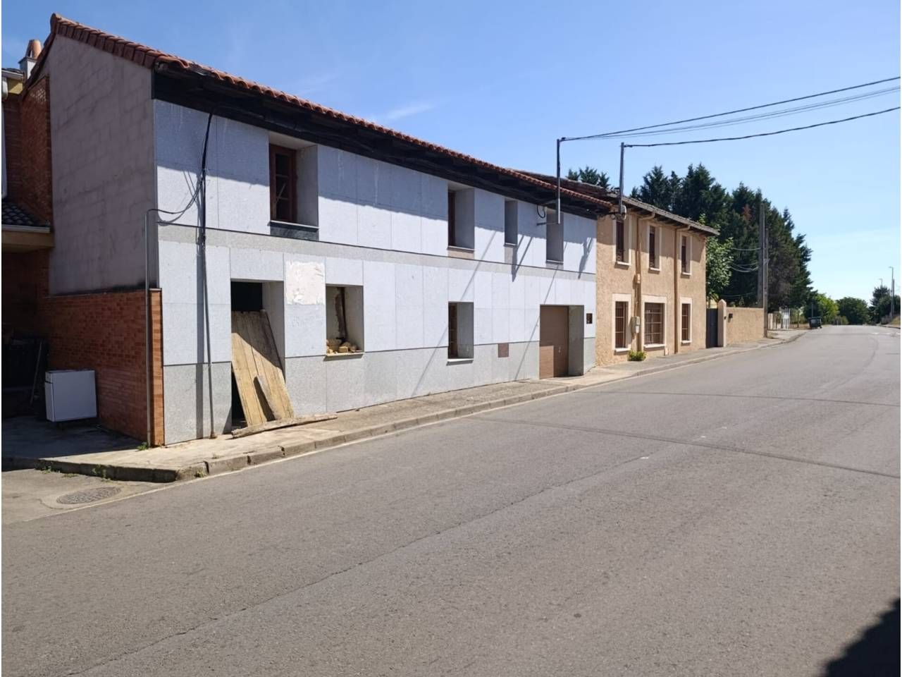 Außenansicht von Haus oder Chalet zum verkauf in Villaturiel mit Privatgarten