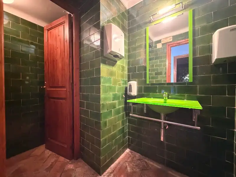 Baño de Edificio en venta en La Bisbal d'Empordà