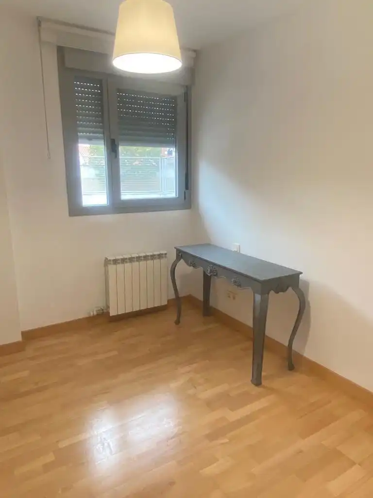 Habitación de Apartamento en venta en Valladolid con Jardín privado y Piscina comunitaria