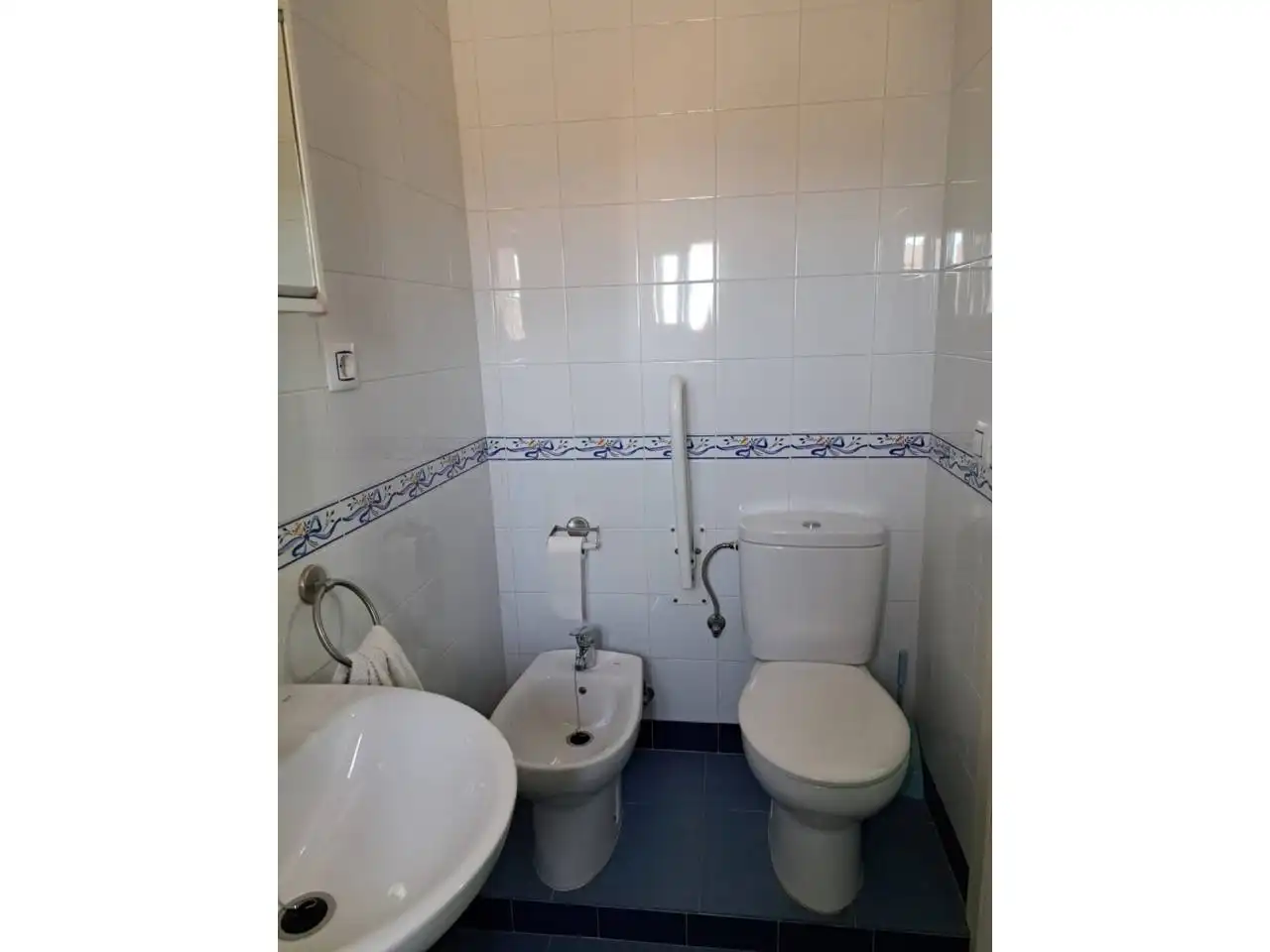 Baño de Casa o chalet en venta en Carmona con Aire acondicionado, Calefacción y Jardín privado