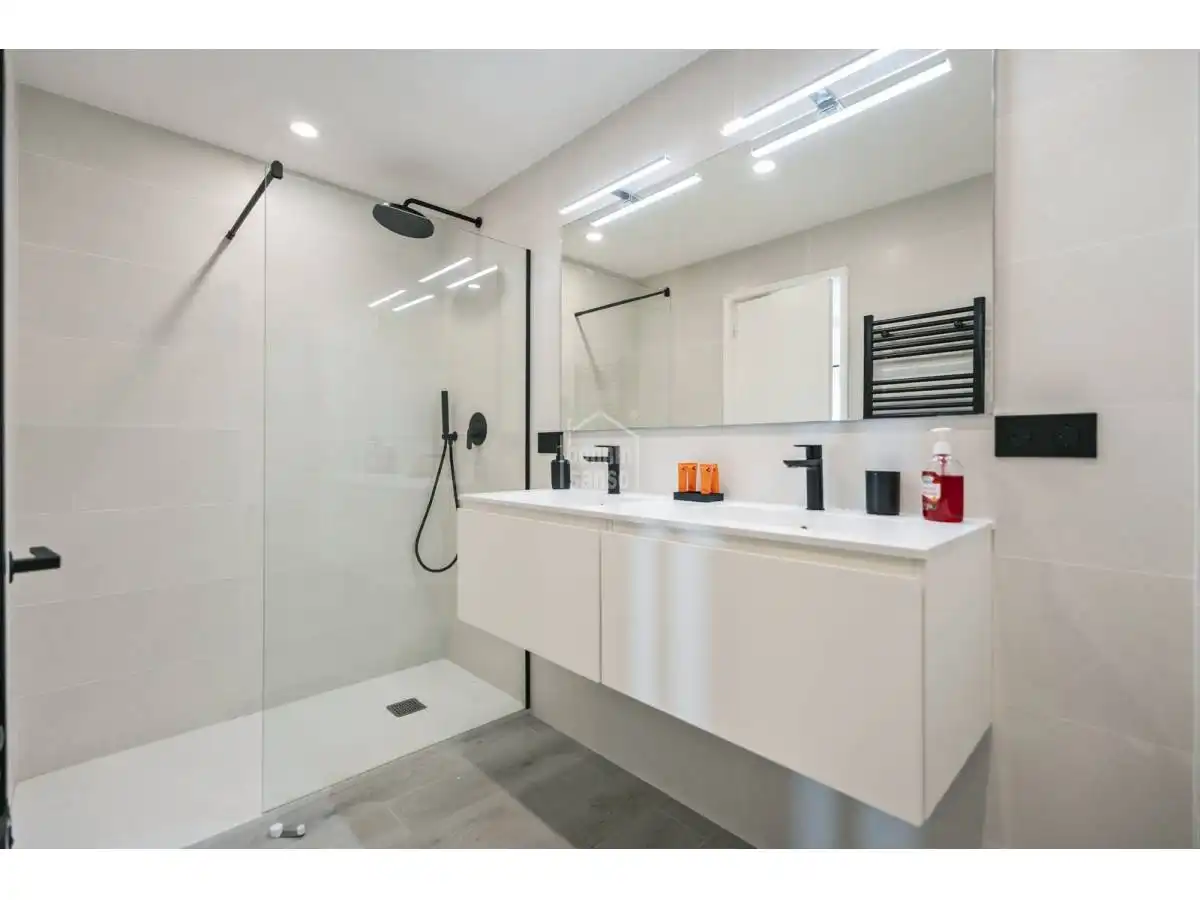 Bathroom of Apartments for sale in Sant Lluís  with Terrace