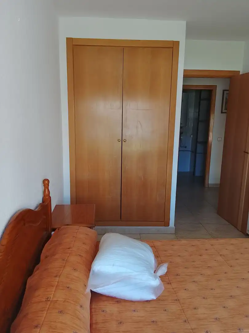 Schlafzimmer von Wohnung zum Verkauf in Madrigal de la Vera mit Klimaanlage, Heizung und Möbliert