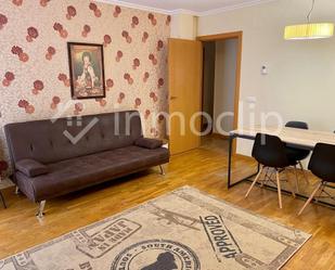 Sala d'estar de Pis de lloguer en Salamanca Capital amb Calefacció i Moblat