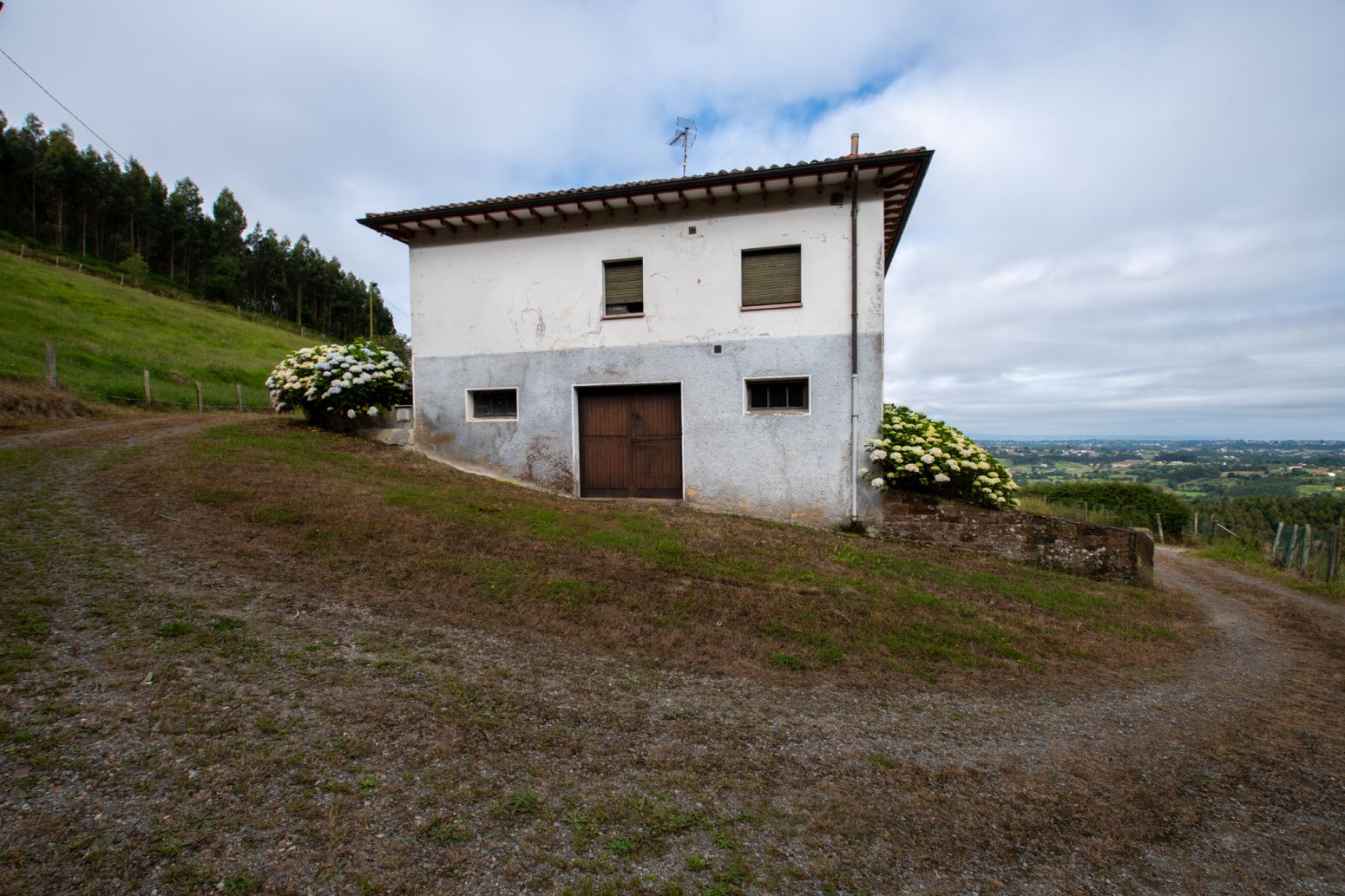 Vista exterior de Casa o xalet en venda en Villaviciosa amb Jardí privat