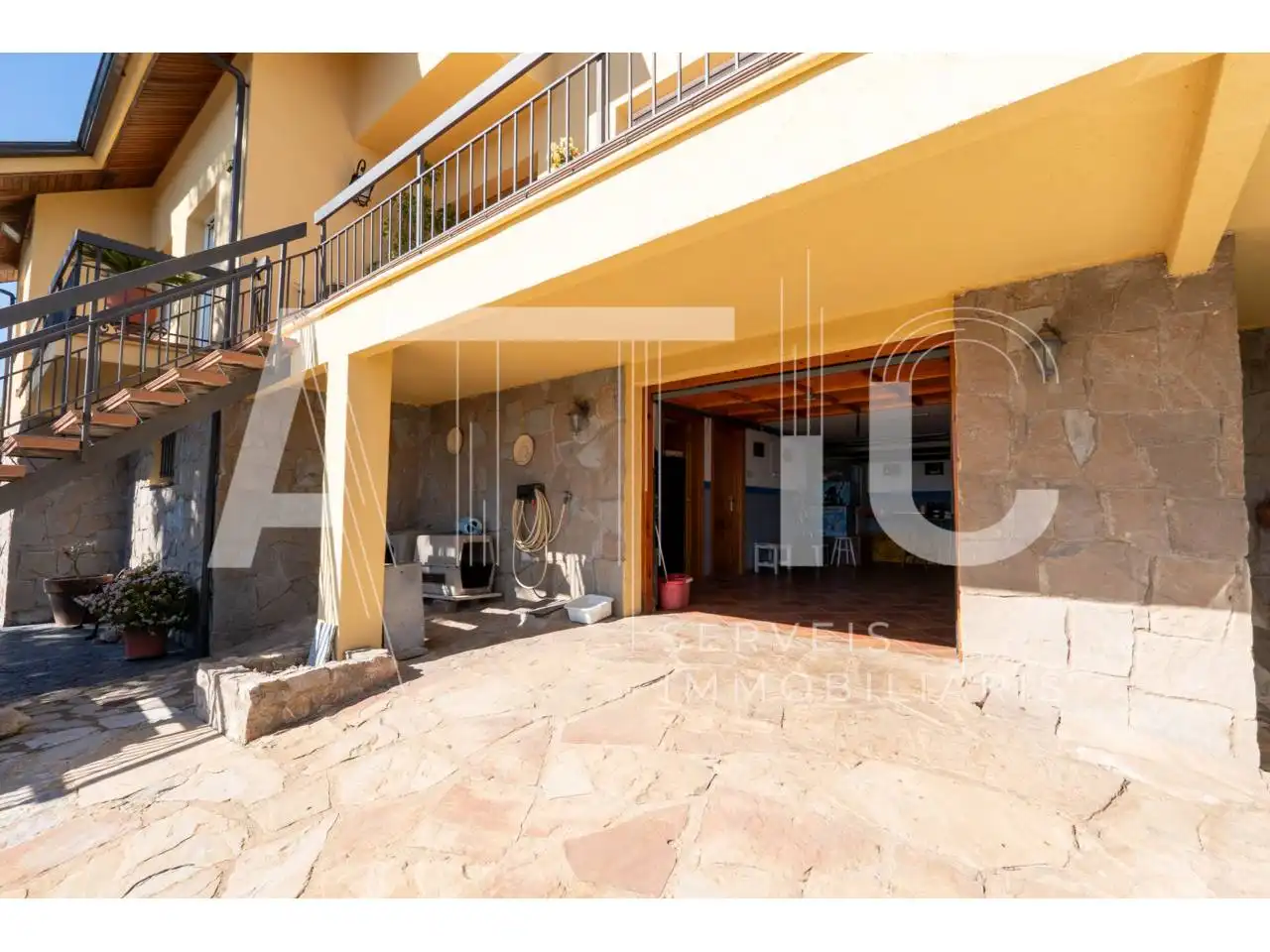 Vista exterior de Casa o xalet en venda en Castellar del Vallès amb Aire condicionat, Calefacció i Terrassa