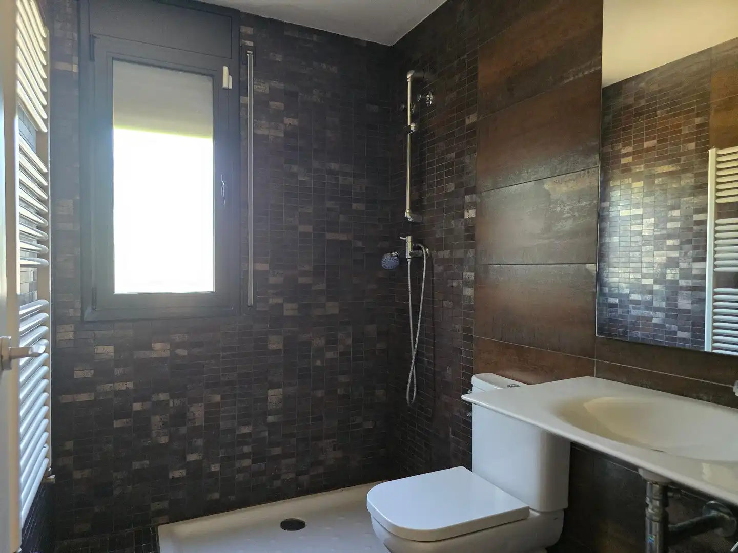 Baño de Casa o chalet en venta en Rubí con Calefacción, Jardín privado y Parquet