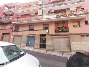 Exterior view of Flat for sale in Santa Coloma de Gramenet