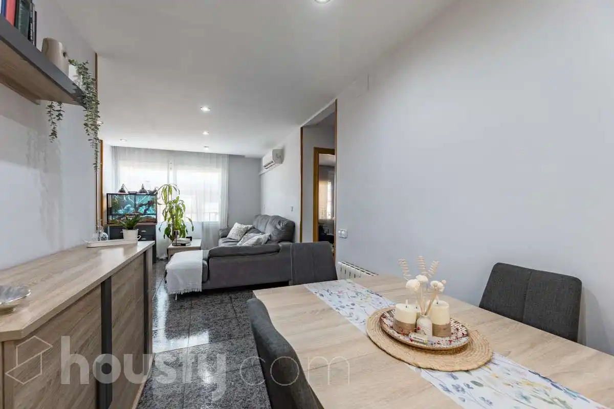 Living room of Flat for sale in Sabadell  with Air Conditioner, Heating and Furnished