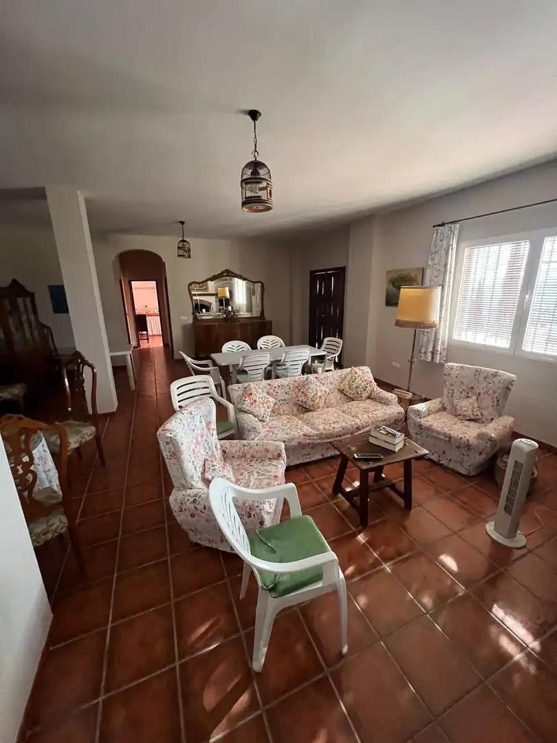 Sala de estar de Casa o chalet en venta en Baena con Calefacción, Jardín privado y Piscina