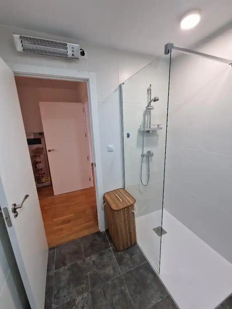 Bathroom of Flat for rent in Elche / Elx  with Air Conditioner, Parquet flooring and Furnished