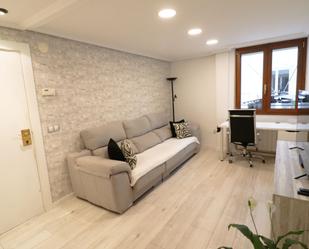 Living room of Flat for sale in Vitoria - Gasteiz  with Heating, Parquet flooring and Furnished