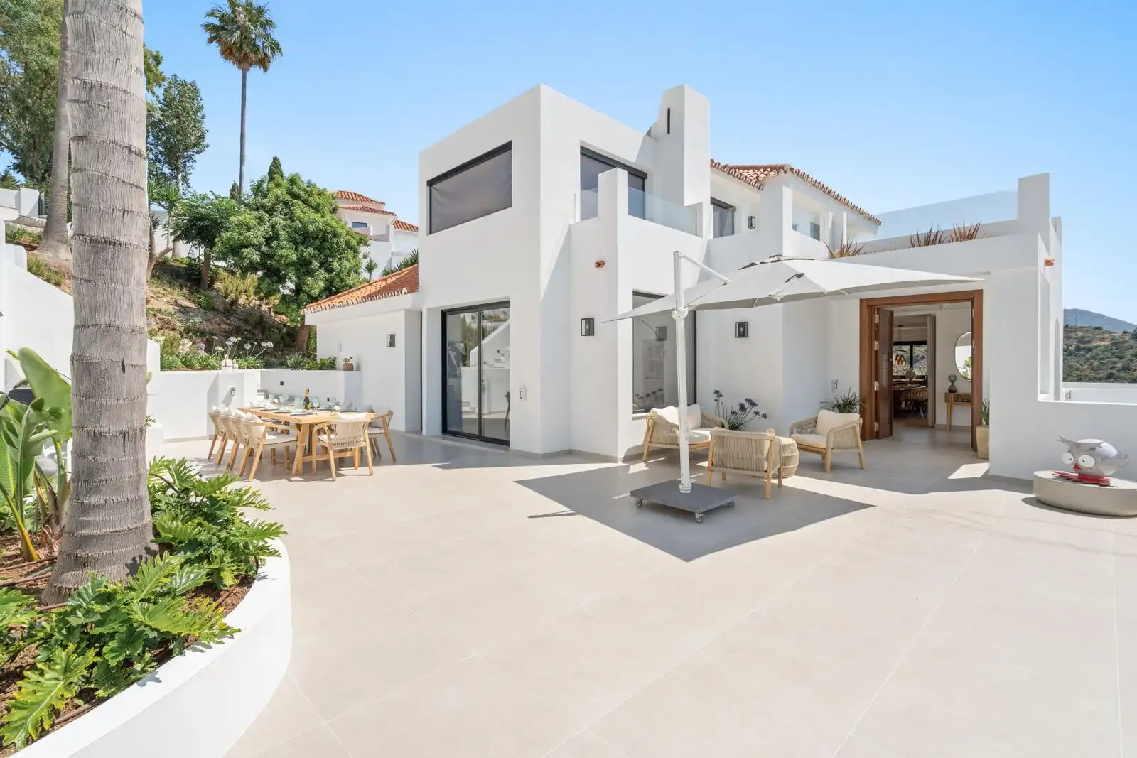 Chalet con piscina en venta en Calle los Granados 18