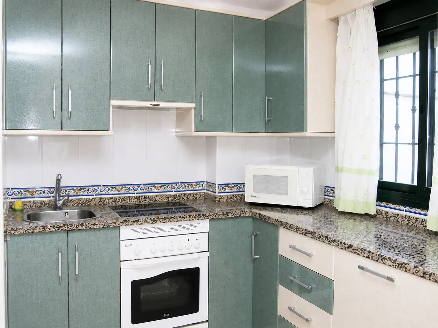 Cocina de Casa o chalet en venta en Guadalcázar con Aire acondicionado, Trastero y Amueblado