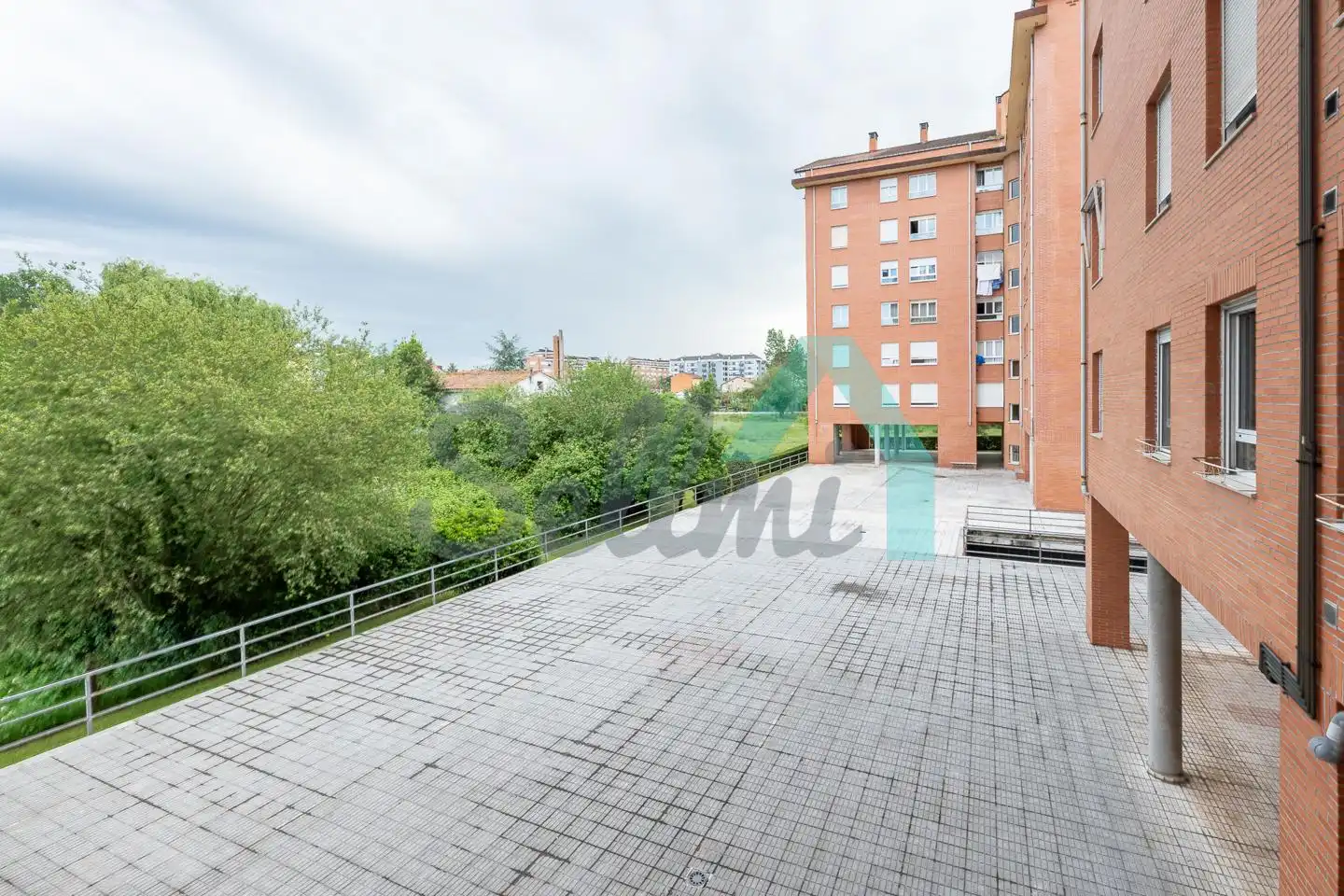 Parking of Flat for rent in Oviedo   with Heating, Parquet flooring and Furnished
