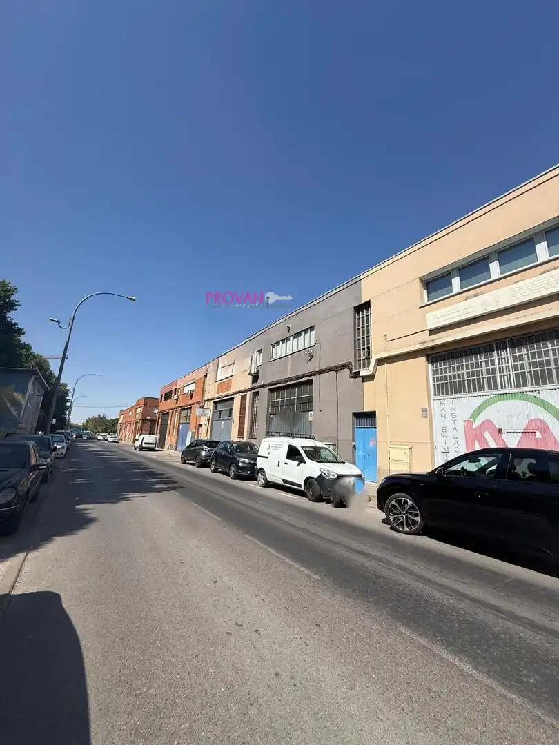 Nave industrial en venta en Parque Cataluña
