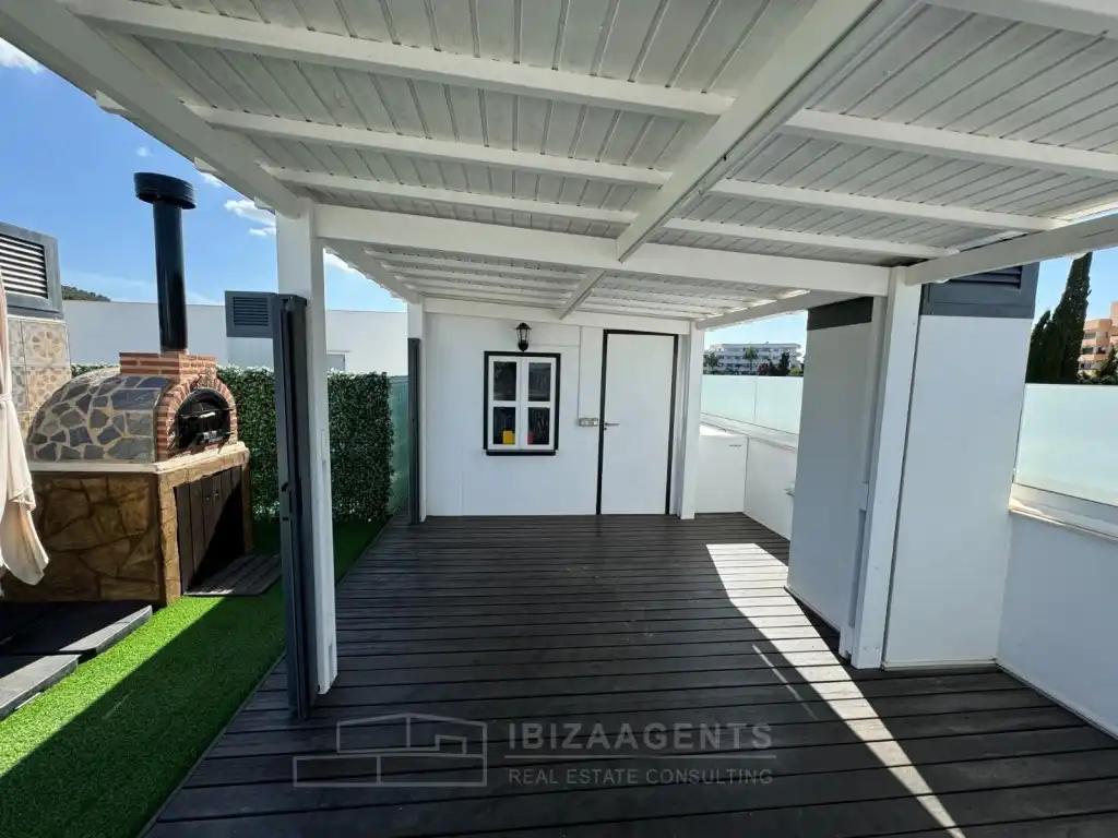 Terraza de Apartamento en venta en Santa Eulària des Riu con Aire acondicionado, Calefacción y Piscina