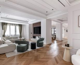 Sala d'estar de Pis en venda en  Madrid Capital amb Aire condicionat, Calefacció i Traster