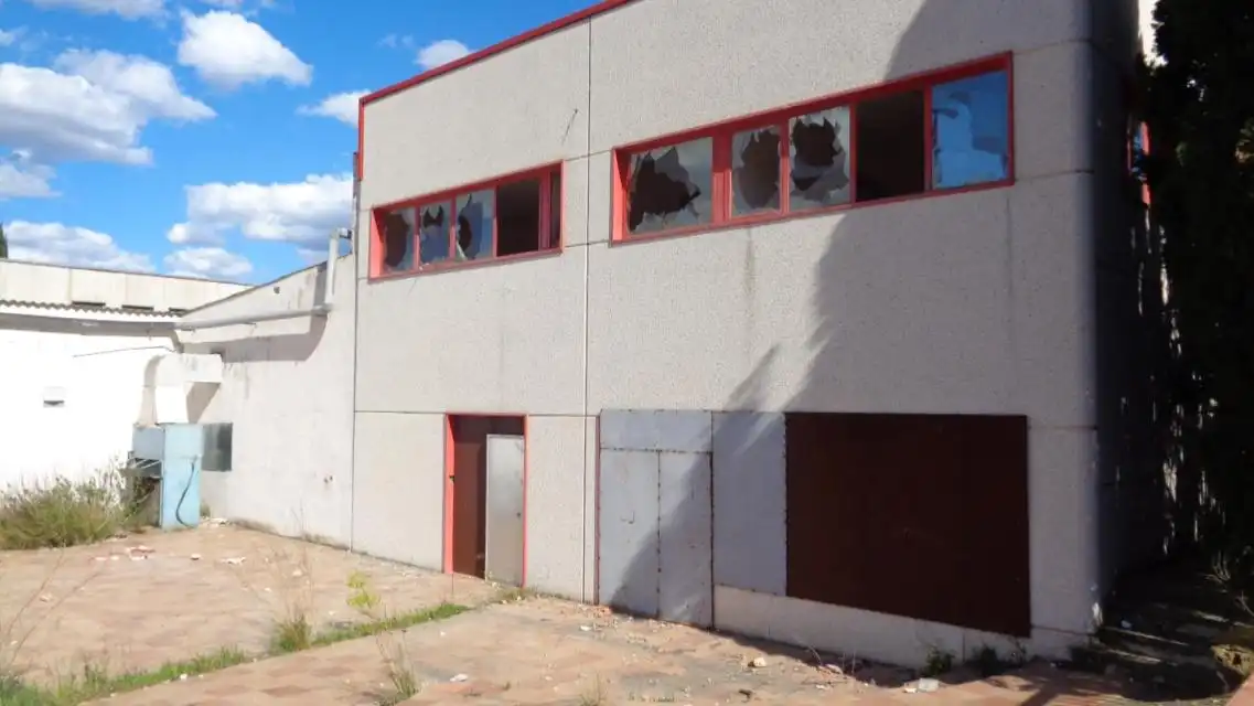 Industriegebäude zum Verkauf in CREU