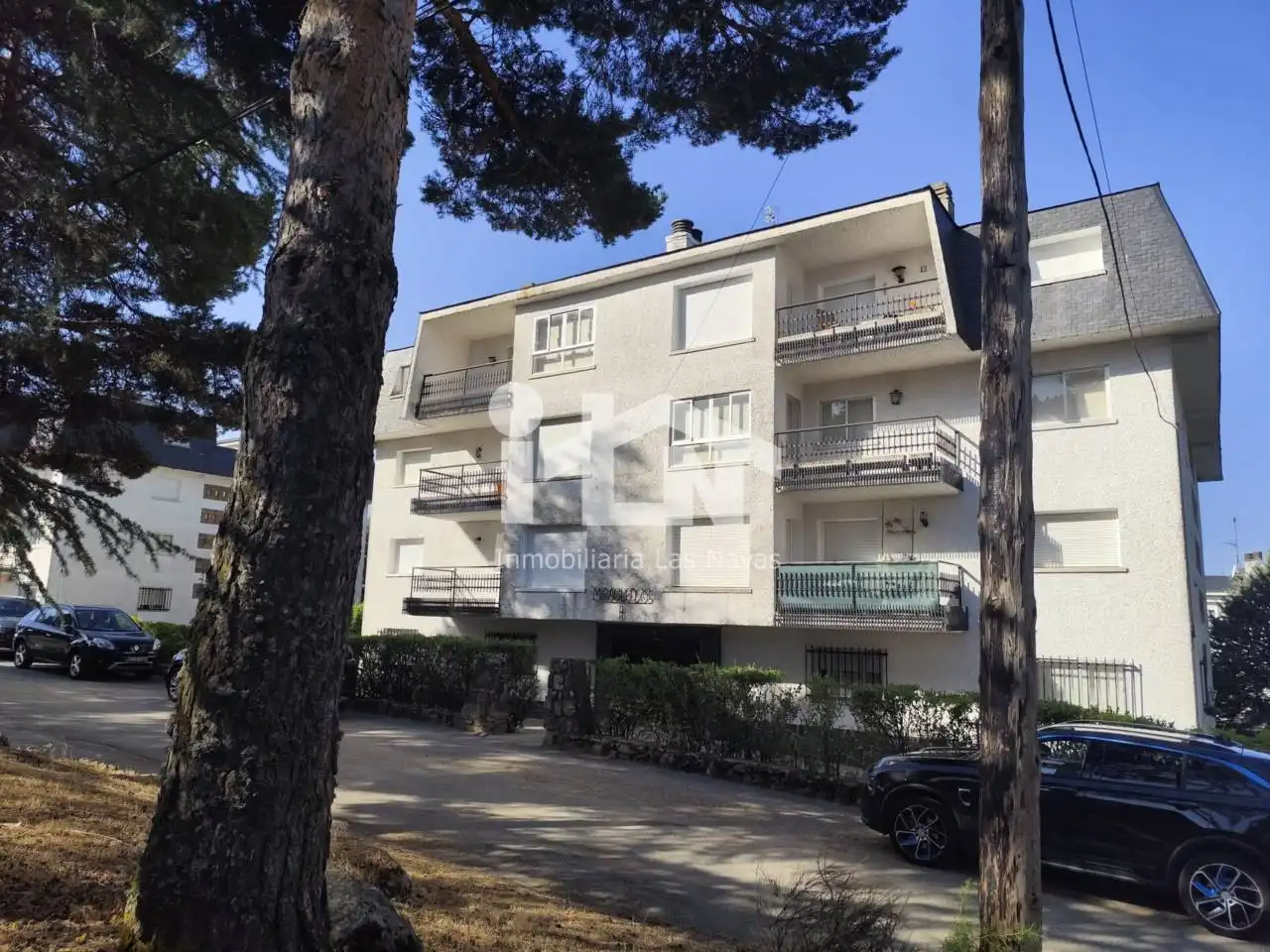 Exterior view of Flat for sale in Las Navas del Marqués   with Heating, Terrace and Storage room