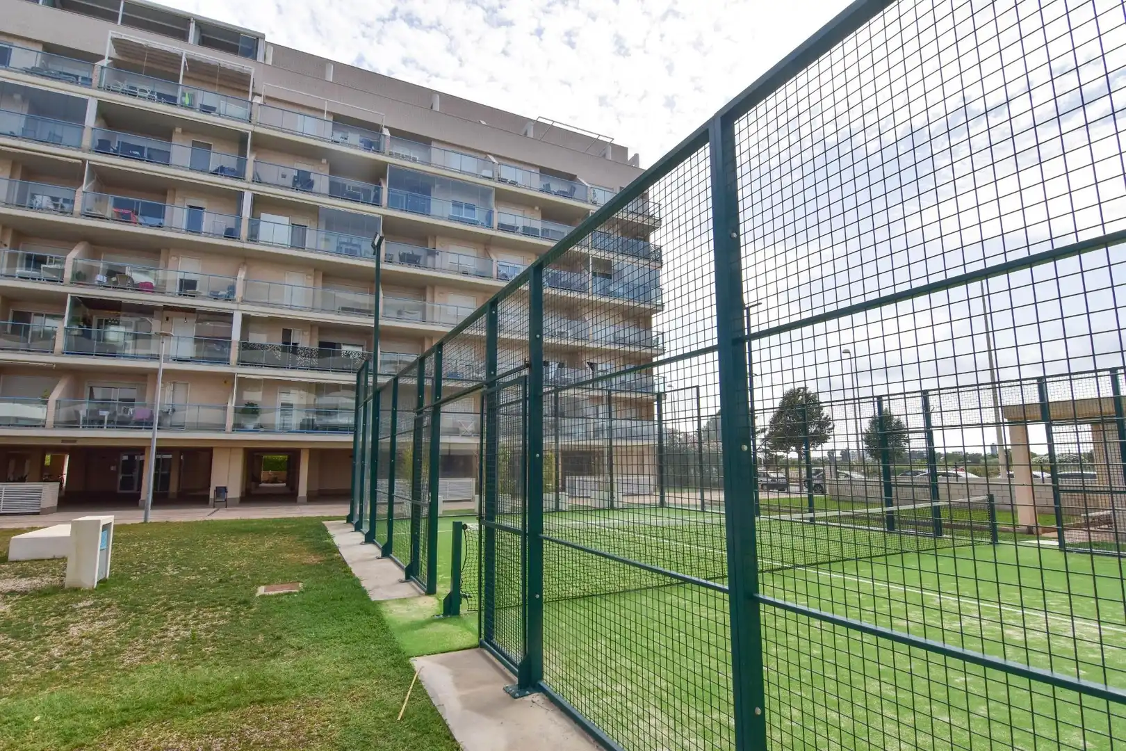 Aparcament de Apartament de lloguer en El Puig de Santa Maria amb Aire condicionat, Calefacció i Jardí privat