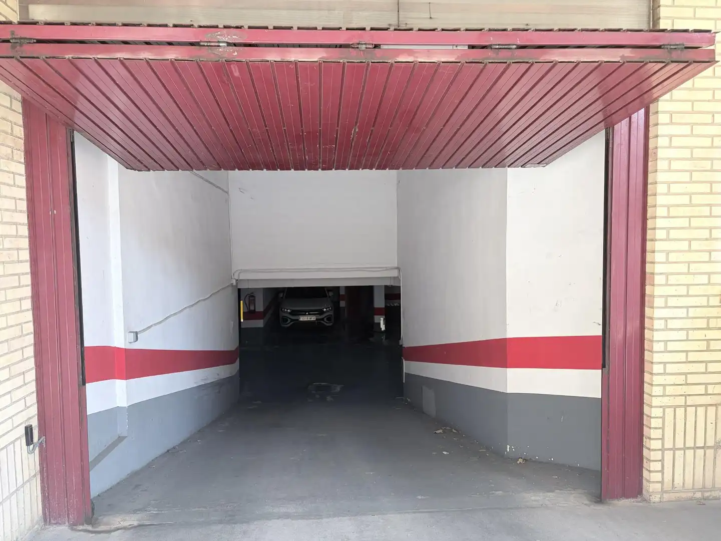 Parkplatz von Wohnung zur Miete in Zaragoza mit Klimaanlage, Heizung und Terrasse