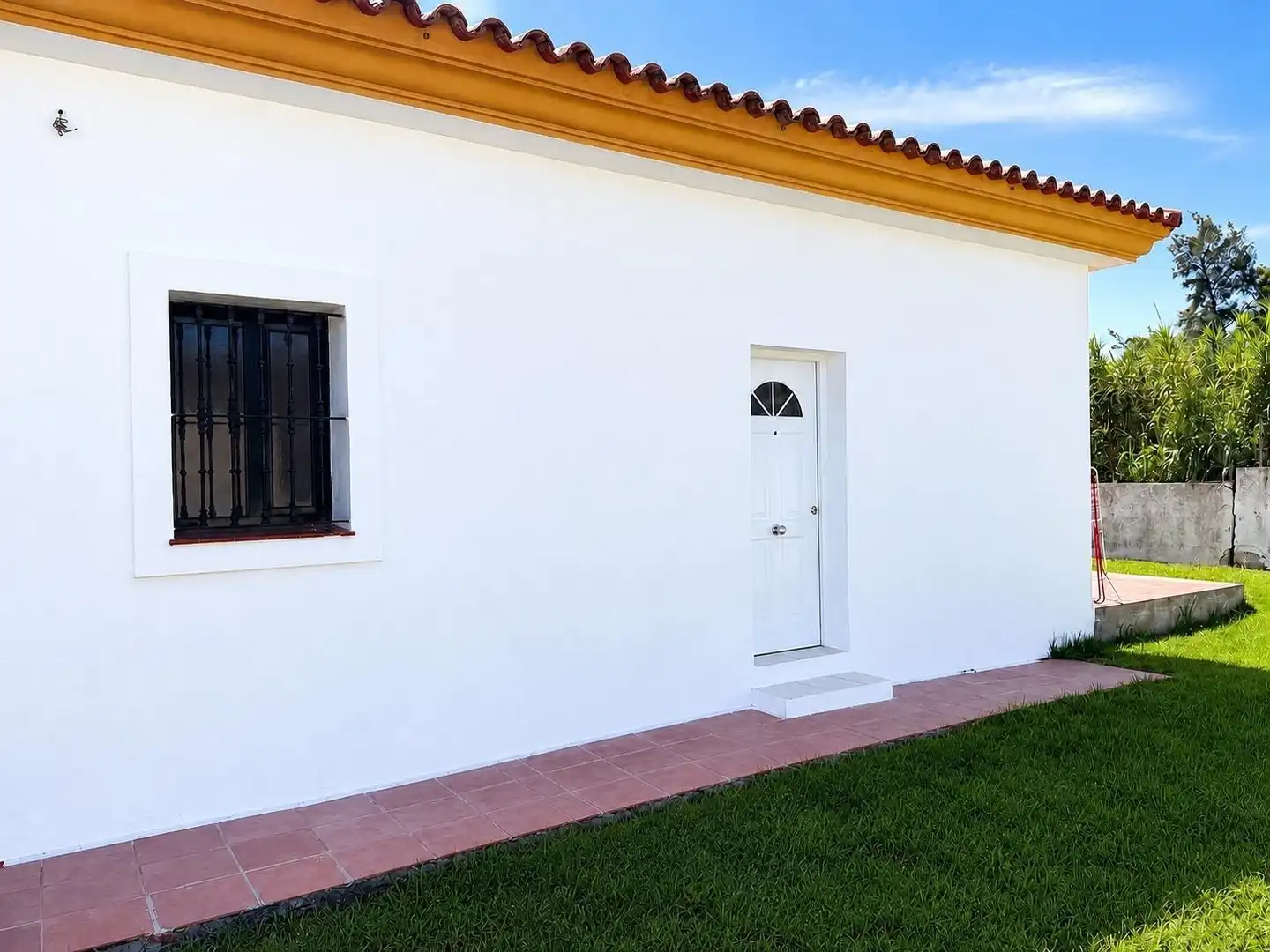 Vista exterior de Casa o chalet en venta en Algeciras con Jardín privado, Trastero y Piscina