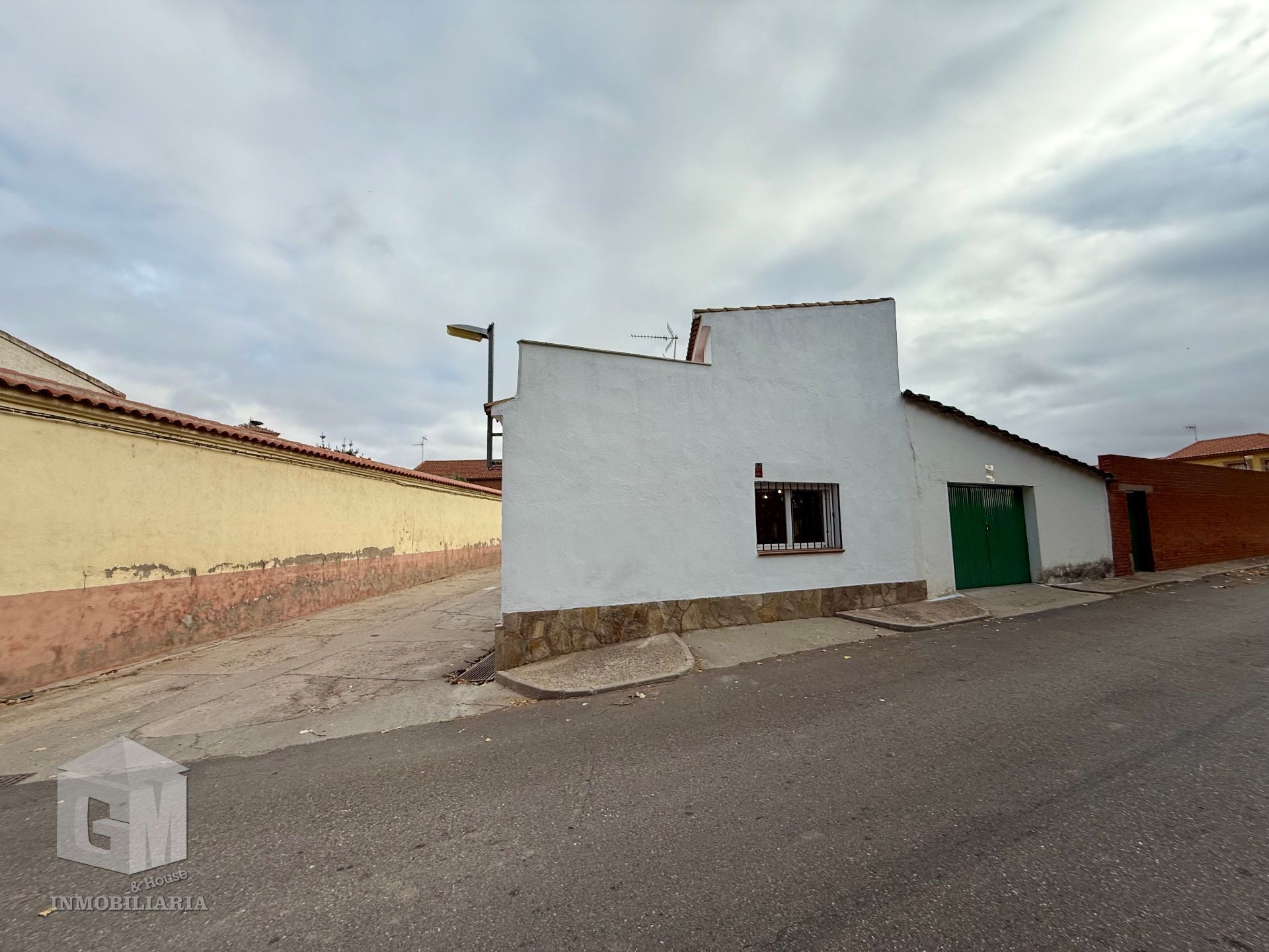 Vista exterior de Finca rústica en venta en Otero con Calefacción y Terraza